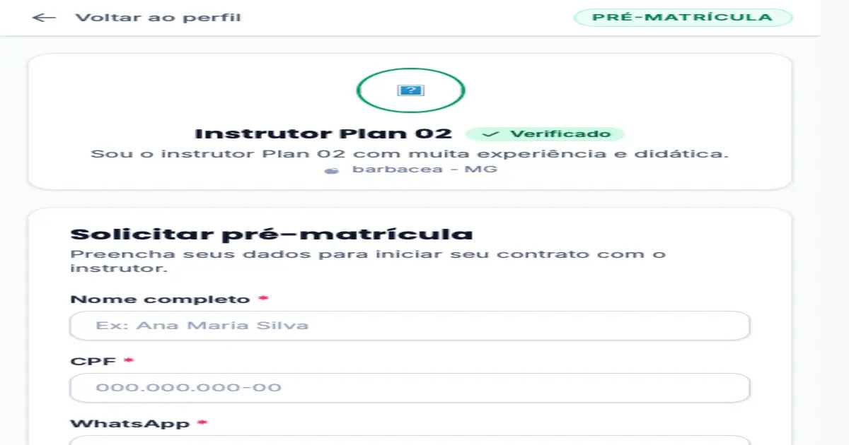 Formulário público de pré-matrícula com campos para nome completo, CPF e WhatsApp