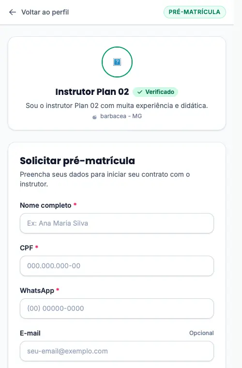 Tela pública de pré-matrícula com campos de nome, CPF, WhatsApp e e-mail